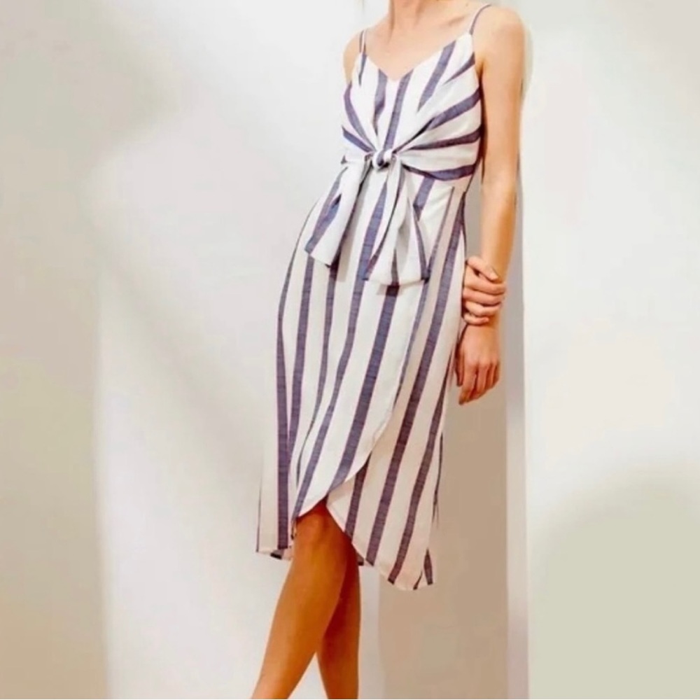 NWT Banana Republic Factory summer dress, tie front, v-neck, size 8 - Picture 3 of 17